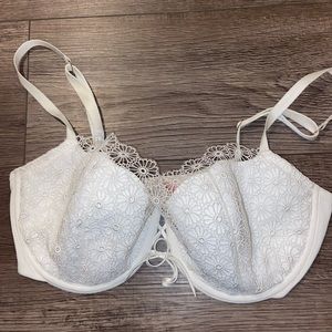 36DD Victoria’s Secret White Lace Bra